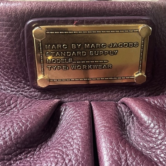 Marc by Marc Jacobs Classic Q Hillier Burgundy Leather Hobo Shoulder Bag - Picture 16 of 16